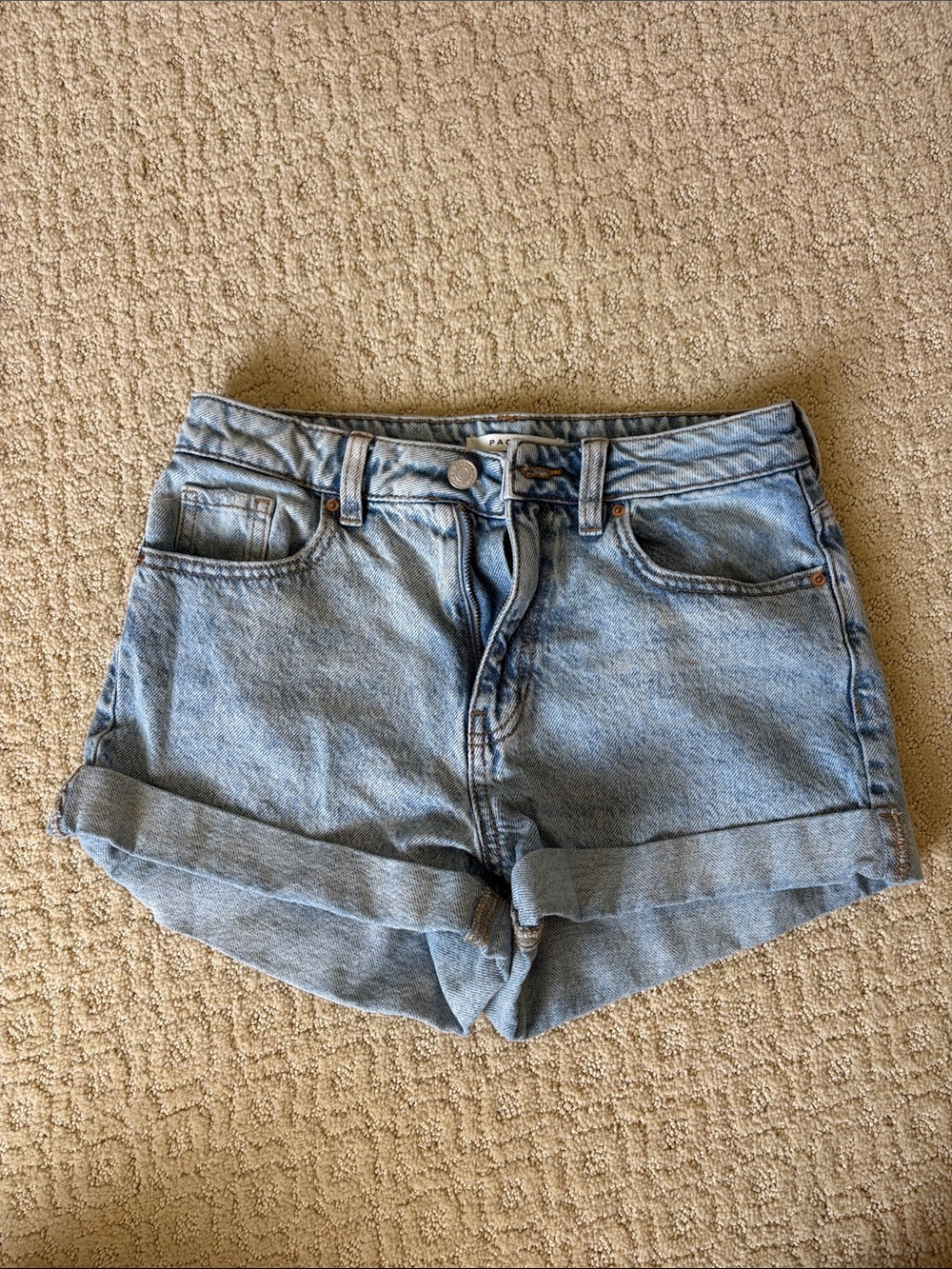 PacSun Light Blue Denim mom shorts, size 25